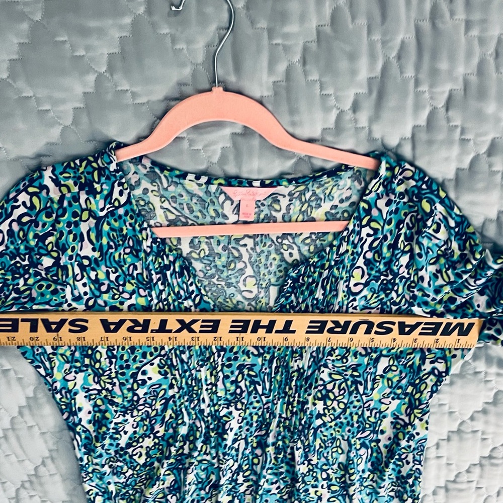 Lilly Pulitzer Tunic in Size L soft material - Picture 3 of 7